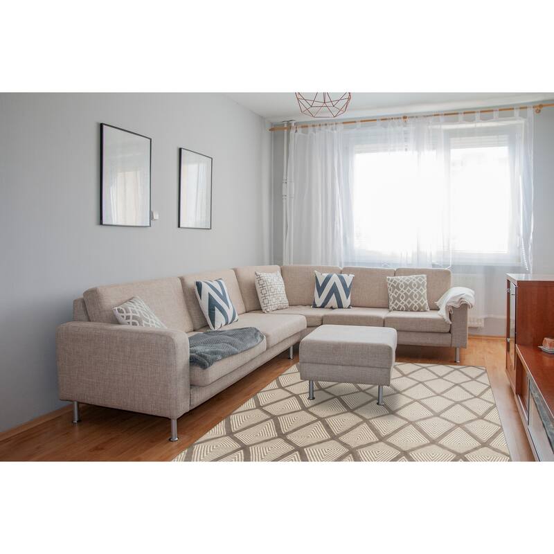 Gray Transitional Trellis Xavier Area Rug - Elegant and Timeless Design
