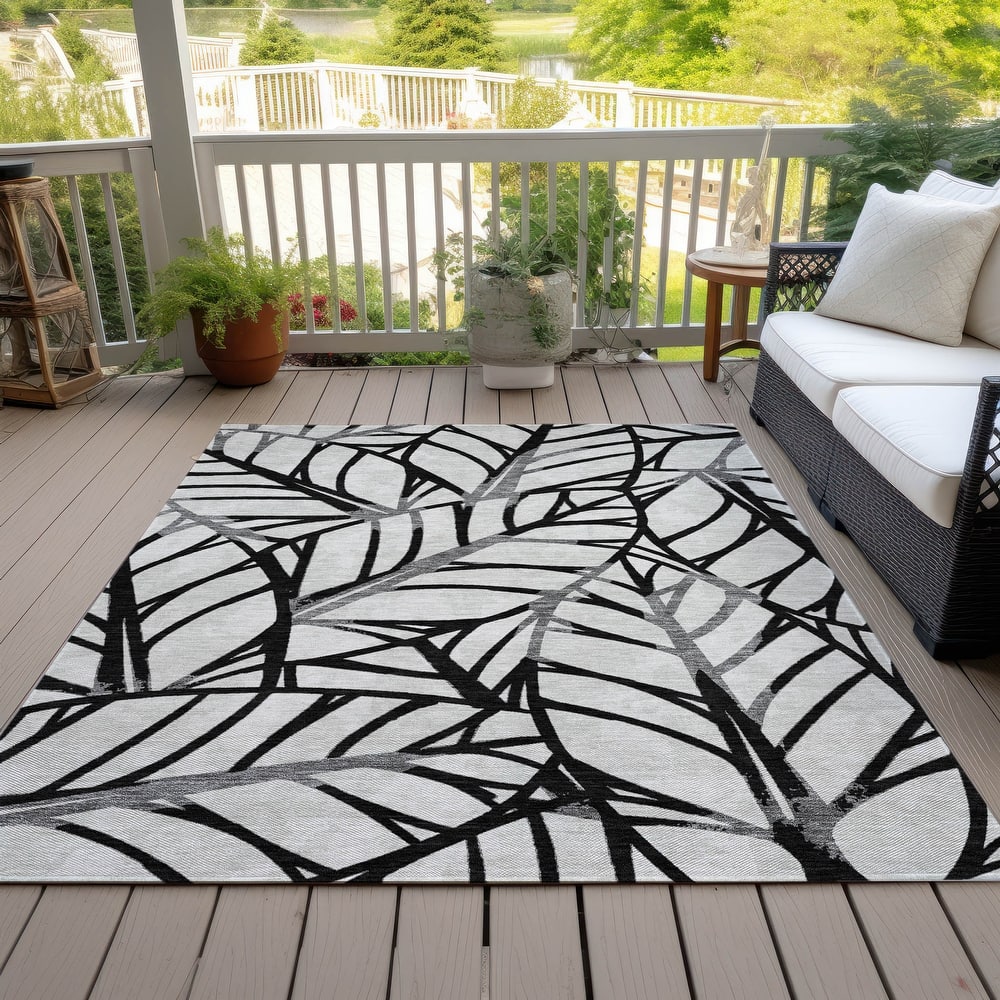 Machine Washable Indoor/ Outdoor Chantille Modern Palm Rug