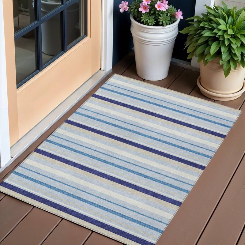 HomeRoots Striped Transitional Rectangle Outdoor Rug - 3' x 5'