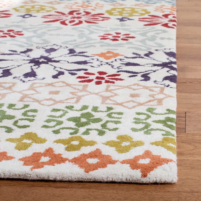 SAFAVIEH Handmade Wyndham Alja New Zealand Wool Area Rug