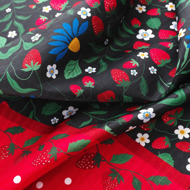 Cucina Strawberry Fields Kitchen Curtain Set