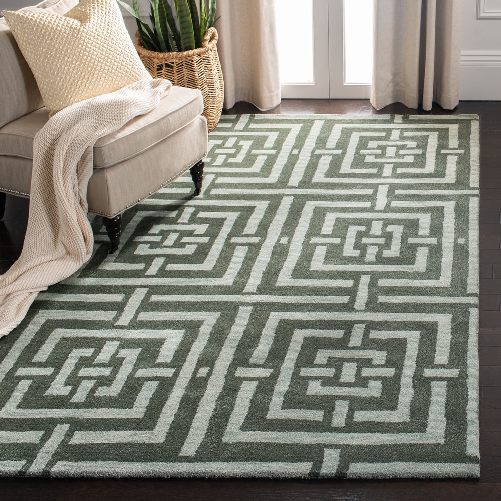 SAFAVIEH Handmade Wyndham Idalina Modern Wool Rug