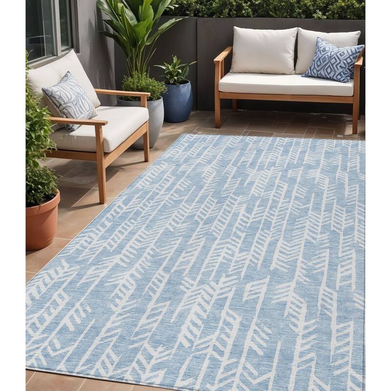 HomeRoots Tribal Transitional Rectangle Outdoor Rug - 5' X 8'