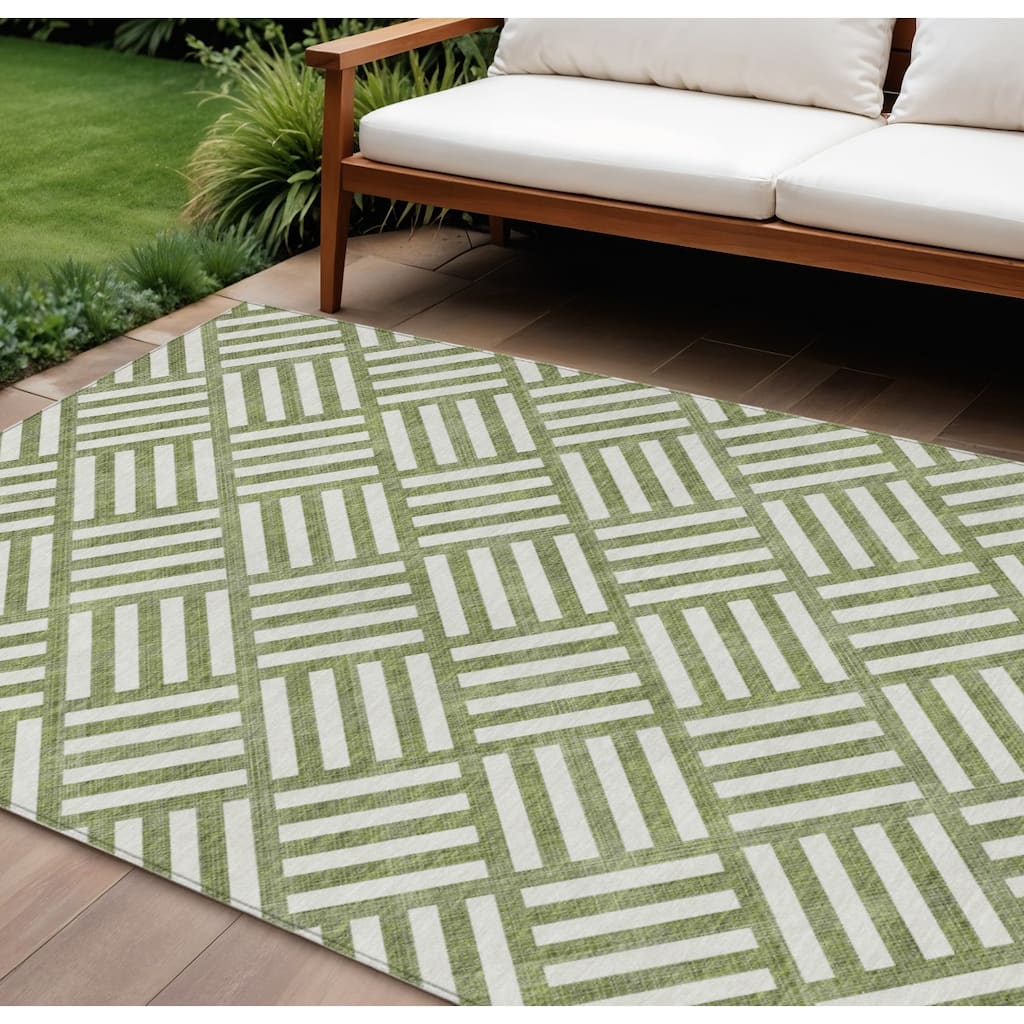 HomeRoots Geometric Transitional Rectangle Outdoor Rug