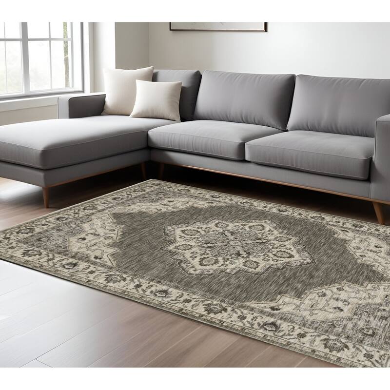 HomeRootsMedallion Traditional Rectangle Area Rug - 133.86' X '94.49' X '0.32 - Beige/Gray