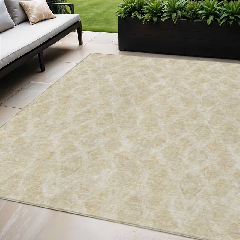 HomeRoots Geometric Traditional Rectangle Outdoor Rug - 5' X 8'