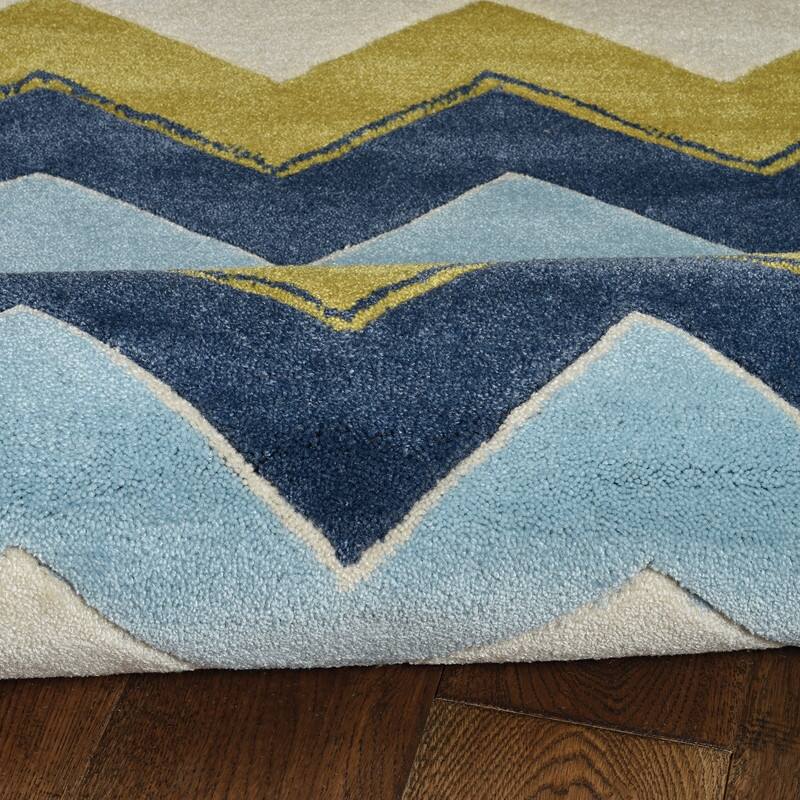 Linon Trio Collection Chevron Blue Area Rug