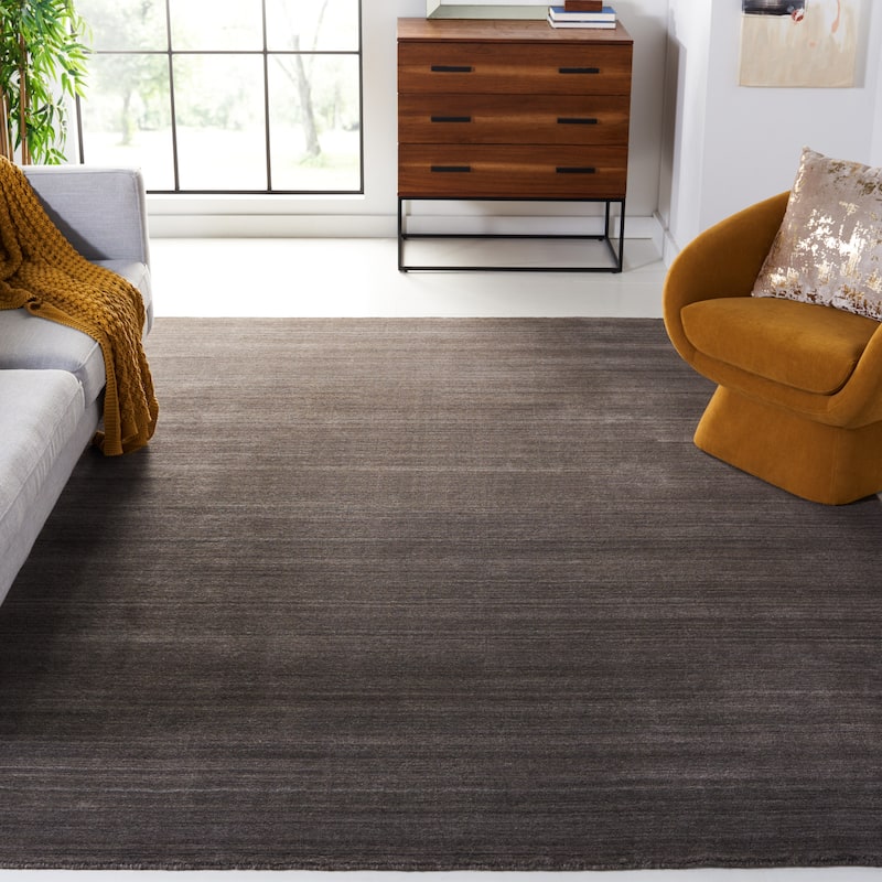 SAFAVIEH Handmade Himalaya Jessika Modern Wool Rug