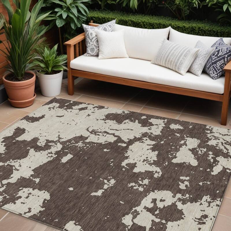 HomeRoots Abstract Transitional Rectangle Outdoor Rug - 10' X 14'
