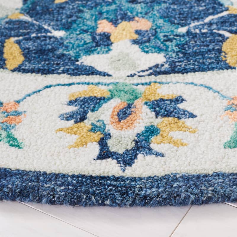 SAFAVIEH Handmade Micro-Loop Nikola Oriental Wool Rug