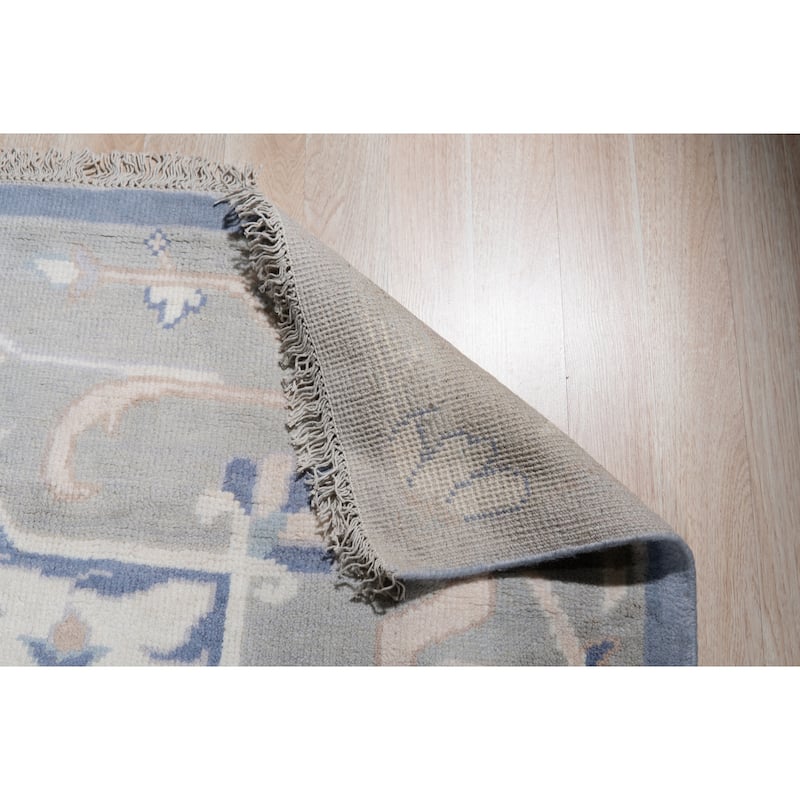 Hand-Knotted Wool Ivory Classic Floral Heriz design Area Rug