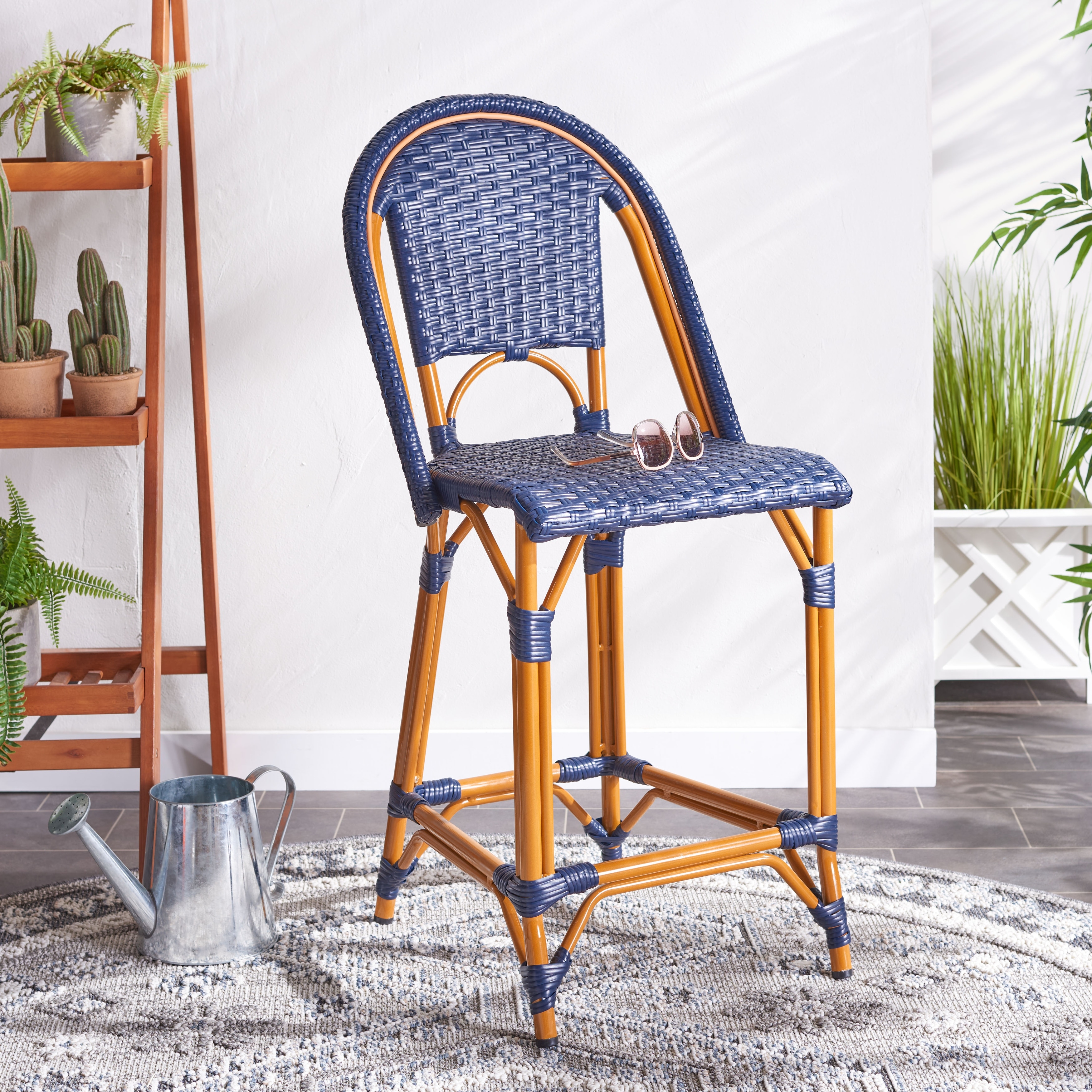 SAFAVIEH California Outdoor Bistro 25 inch Counter Stool 20 in