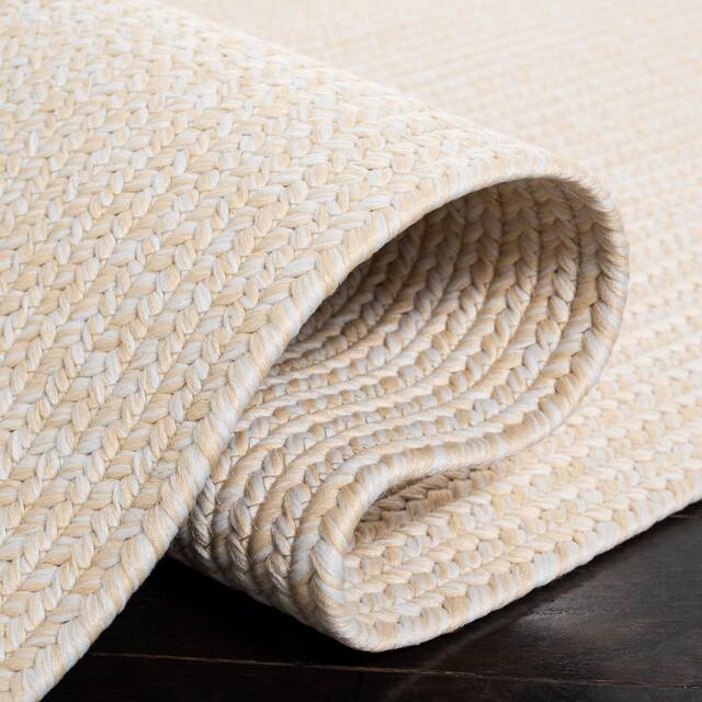 SAFAVIEH Handmade Braided Country Casual Lavada Rug