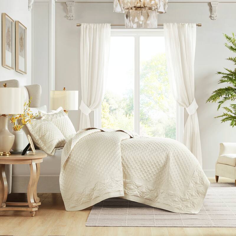 Croscill Versailles 3 Piece Quilt Set