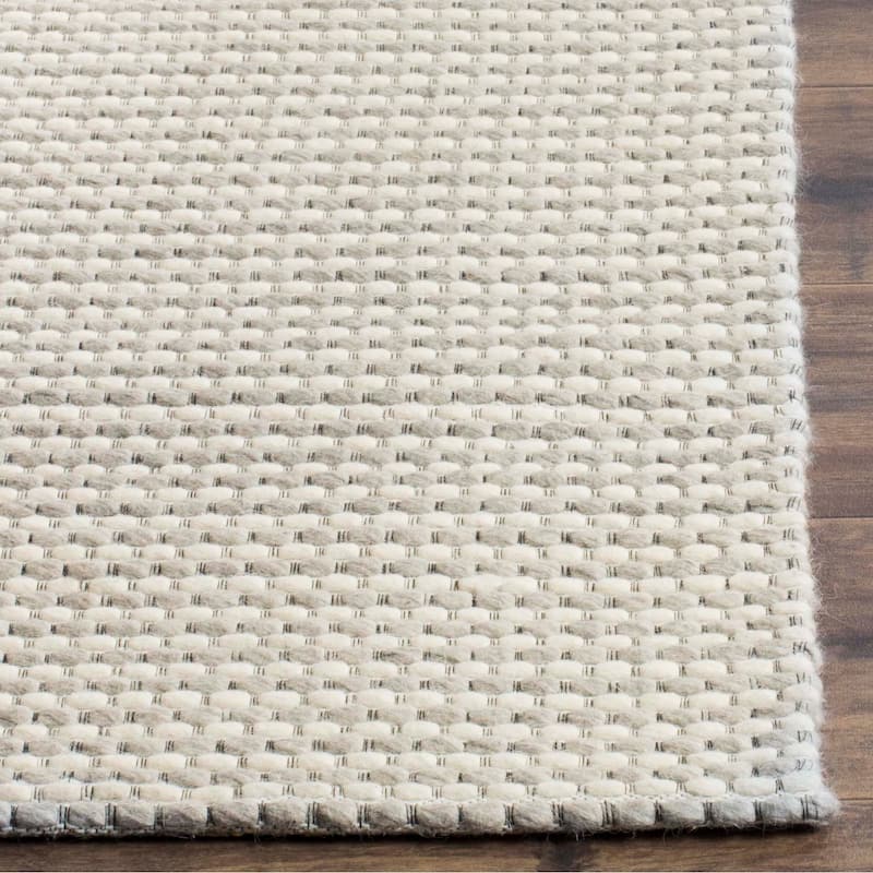 SAFAVIEH Handmade Natura Refiqe Wool Rug