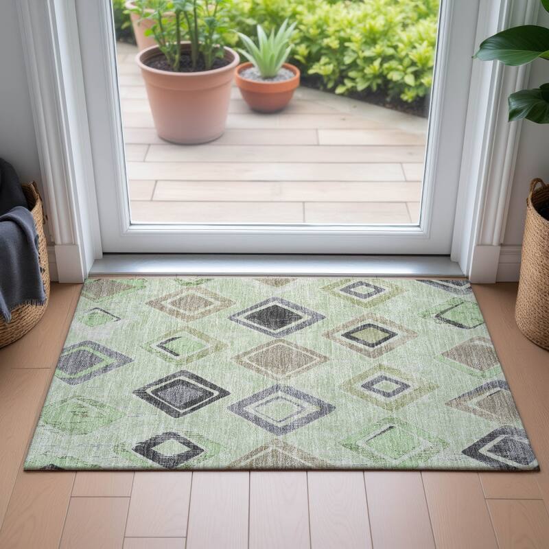 Machine Washable Indoor/Outdoor Diamond Contemporary Chantille Rug