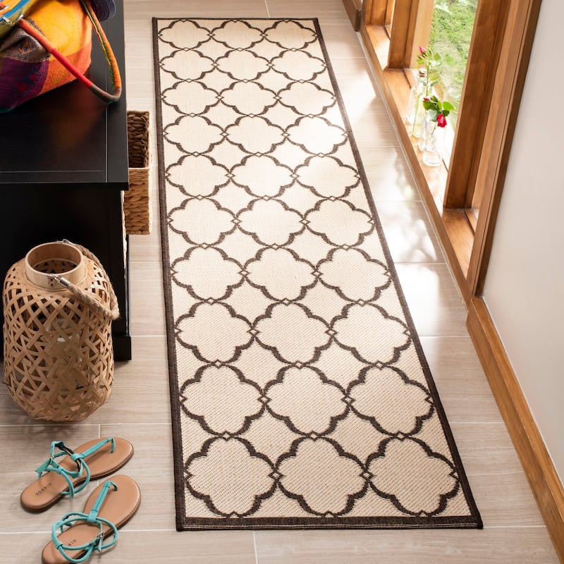 SAFAVIEH Linden Gaye Indoor/ Outdoor Waterproof Patio Backyard Rug.