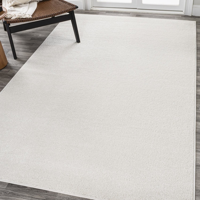 JONATHAN Y Tumbling Solid Low-Pile Area Rug - 4 X 6 - Cream