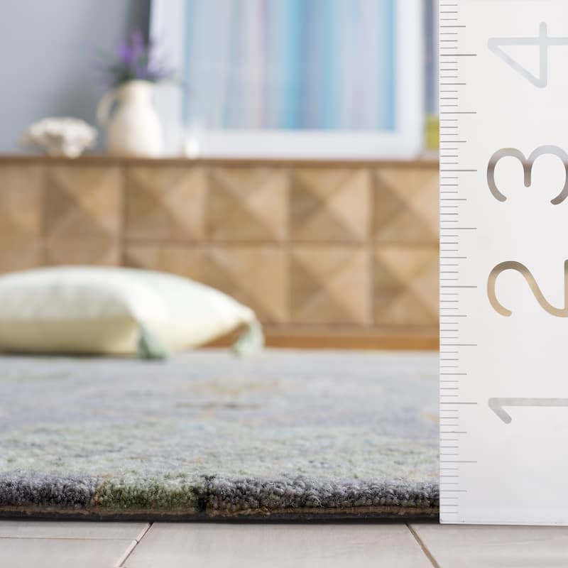 SAFAVIEH Handmade Jardin Gebkea Floral Wool Rug