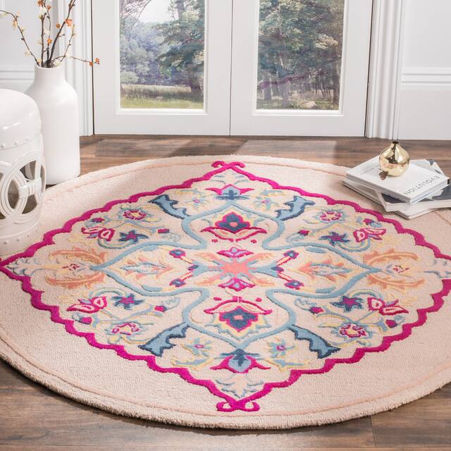 SAFAVIEH Handmade Bellagio Junie Medallion Wool Rug - 5' x 5' Round - Light Pink