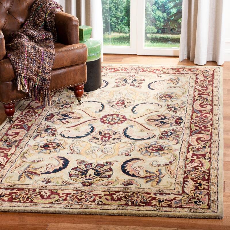 SAFAVIEH Handmade Classic Versa Traditional Oriental Wool Rug - 5' x 8' - Light Green/Red - Rectangle