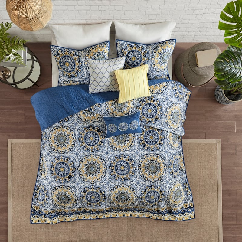 6 Piece Reversible Quilt Set with Throw Pillows Blue King/Cal King