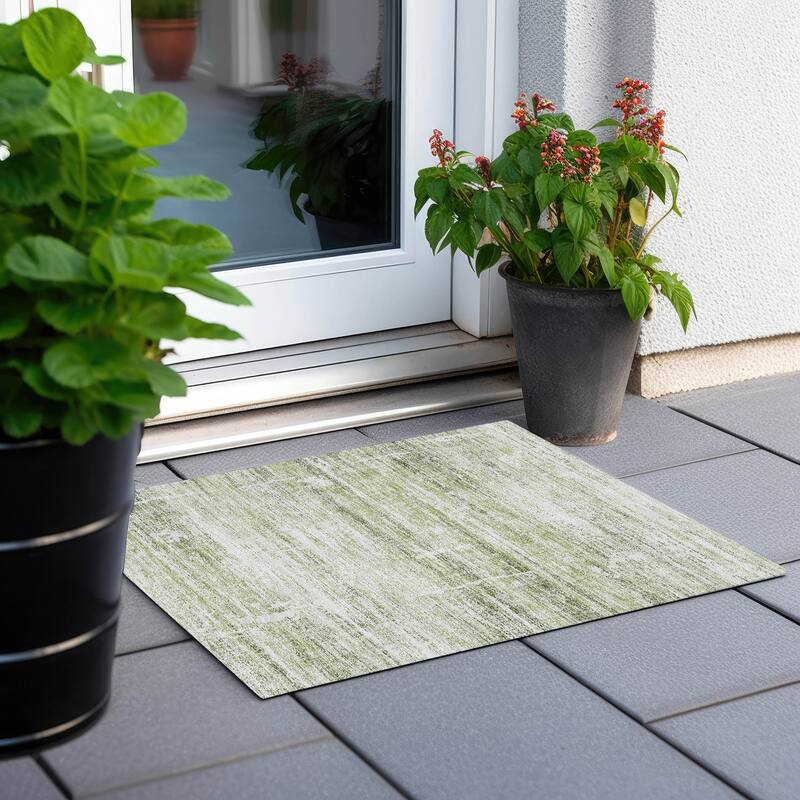 Machine Washable Indoor/ Outdoor Chantille Solid Ombre Rug - Aloe - 1'8" x 2'6"