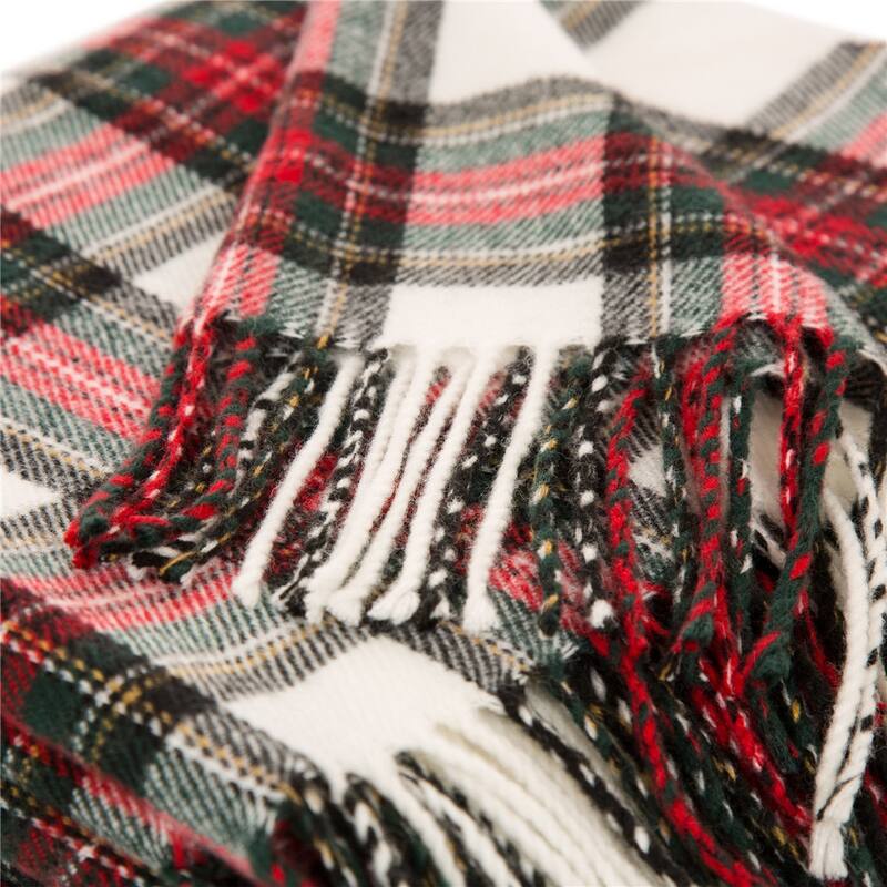 Glitzhome 50 x 60 Knitted Acrylic Plaid Woven Throw Blanket with Tassels