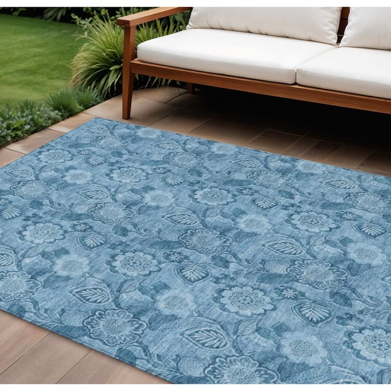 HomeRoots Floral Transitional Rectangle Outdoor Rug - 10' X 14'