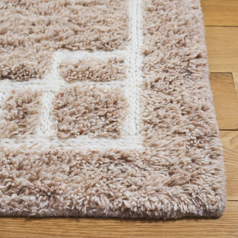 SAFAVIEH Handmade Casablanca Shag Solen Wool Rug