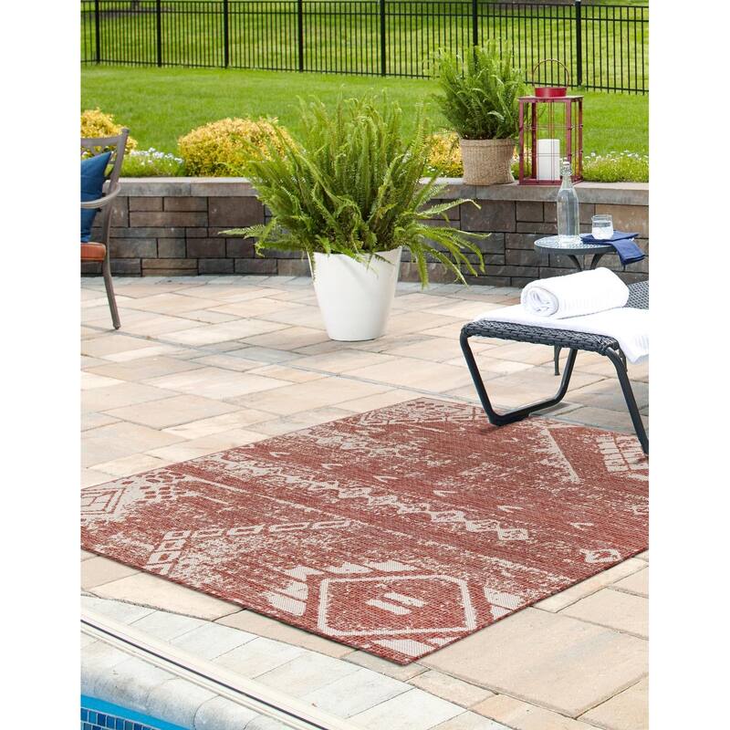 Outdoor Ogooplario Collection Area Rug