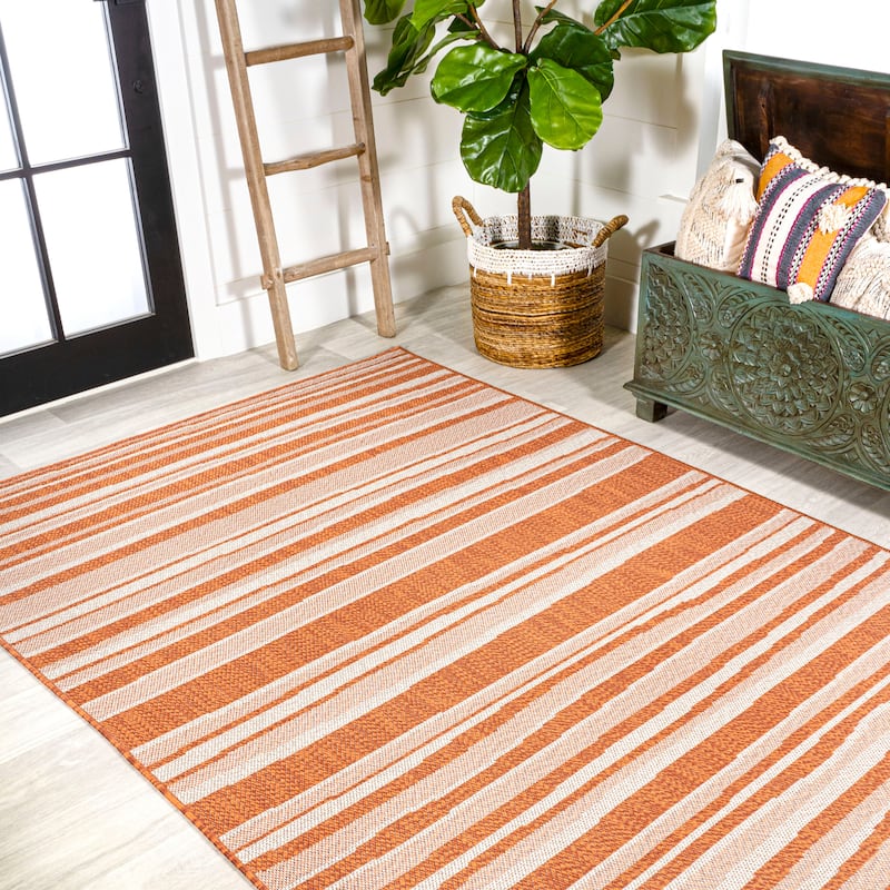 JONATHAN Y Chevron Wavy Stripe Modern Indoor/Outdoor Area Rug