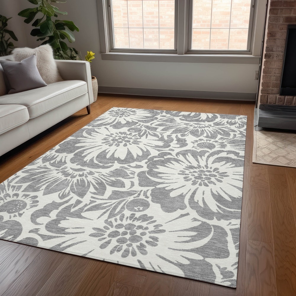Machine Washable Indoor/ Outdoor Whimsy Floral Chantille Rug