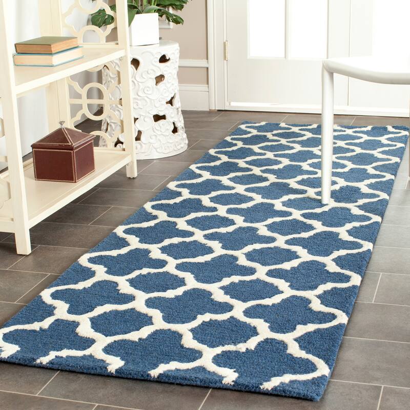 SAFAVIEH Handmade Cambridge Touria Modern Moroccan Wool Rug - 2'6" x 6' Runner - Navy/Ivory