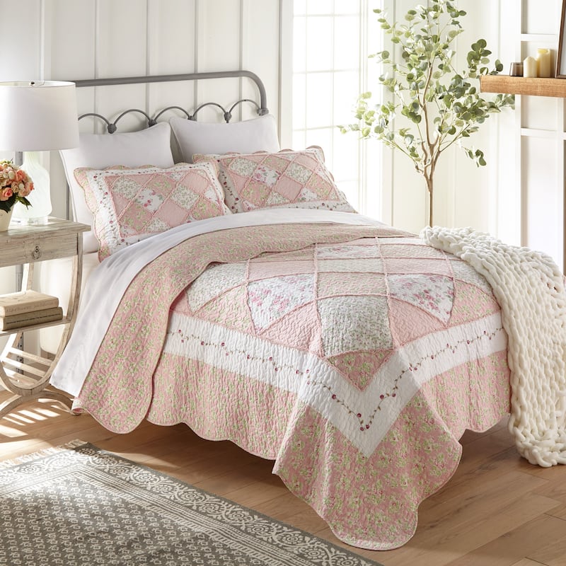 Donna Sharp Strawberry Garden 3PC Cotton Quilt Set