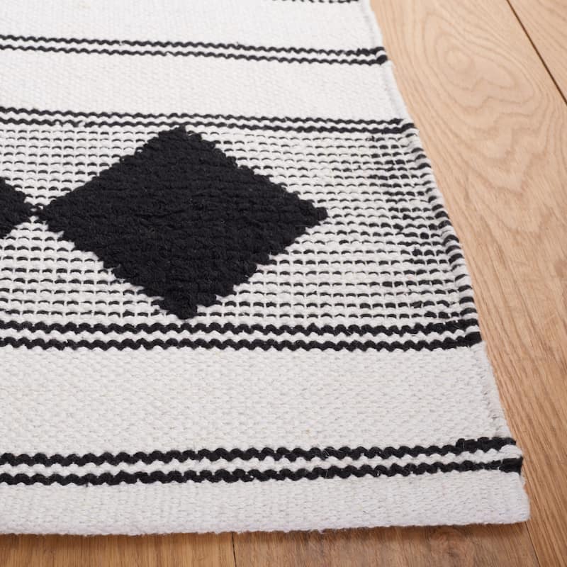 SAFAVIEH Handmade Flatweave Montauk Sietske Boho Stripe Cotton Rug
