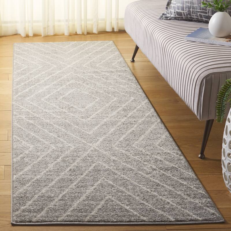 SAFAVIEH Adirondack Hediye Vintage Oriental Rug - 2'6" x 8' Runner - Grey/Ivory