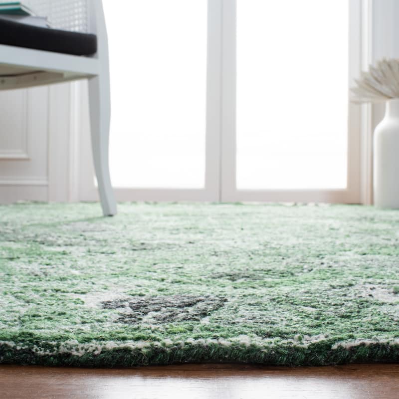 SAFAVIEH Handmade Marquee Genta Modern Medallion Wool Rug