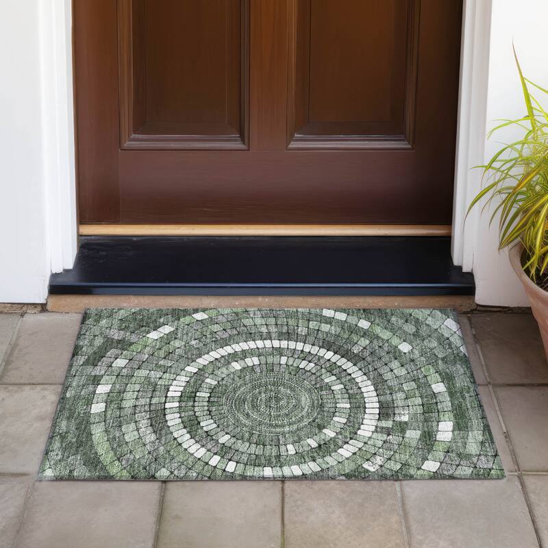 Machine Washable Indoor/Outdoor Contemporary Pinwheel Chantille Rug - Sage - 1'8" x 2'6"