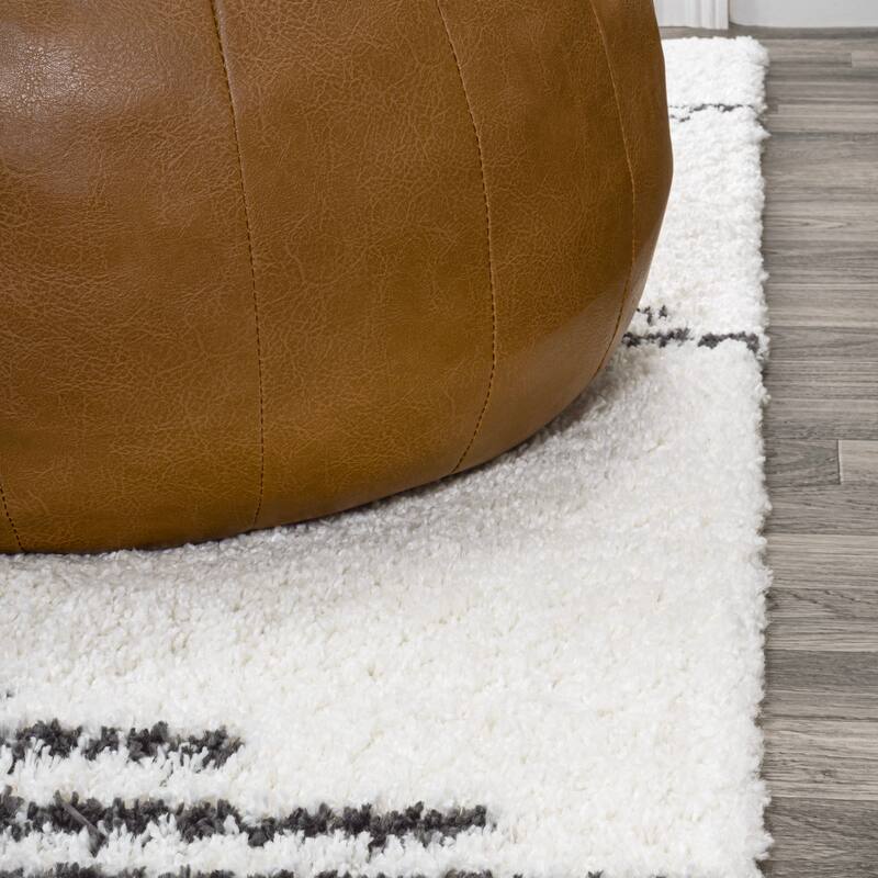 JONATHAN Y Arenal Diamond Stripe Geometric Shag Area Rug