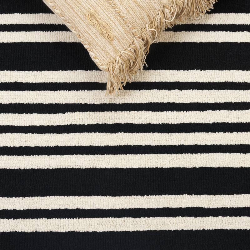 SAFAVIEH Handmade Pine Gastonne Modern Wool Rug