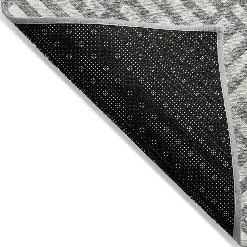 Machine Washable Indoor/ Outdoor Chantille Contemporary Geo Rug