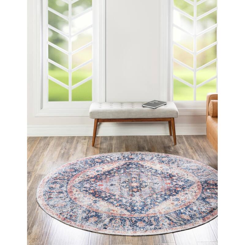 Traditional Tira Collection Area Rug