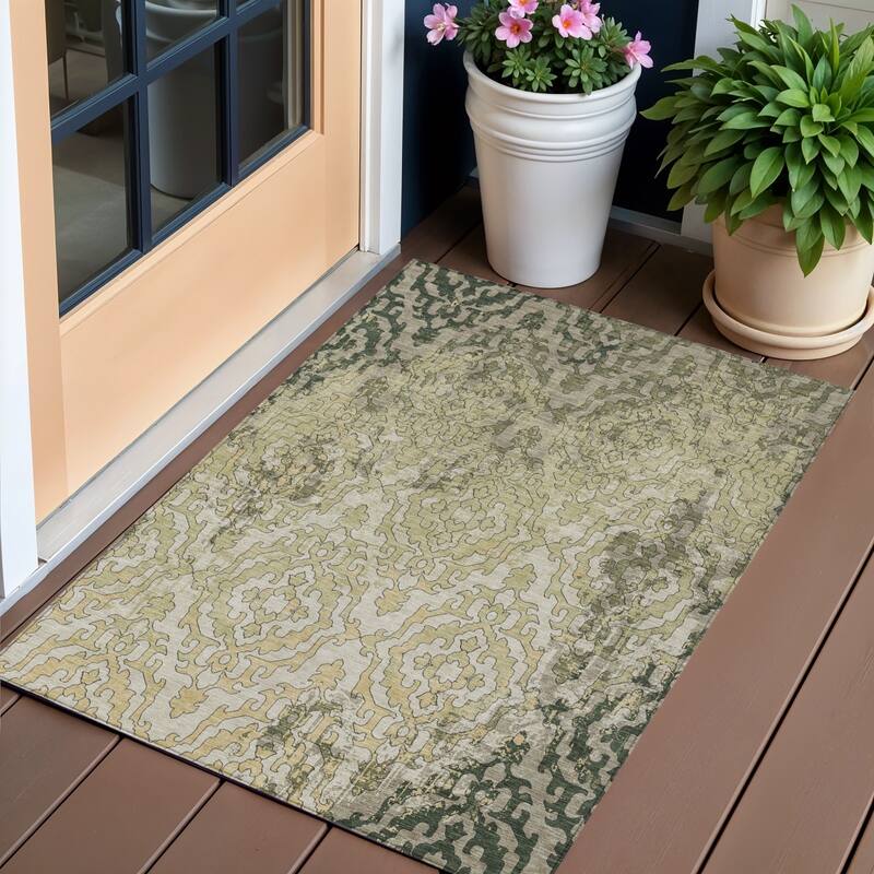 HomeRoots Medallion Transitional Rectangle Outdoor Rug - 3' x 5'