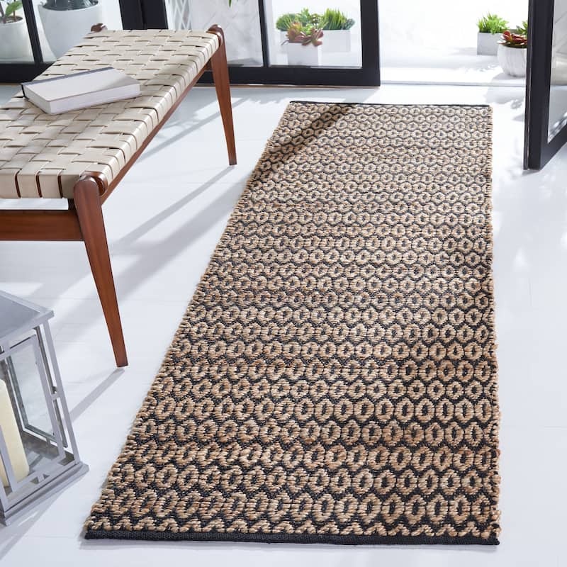 SAFAVIEH Handmade Natural Fiber Unnur Rug - 2'6" x 8' Runner - Natural/Black