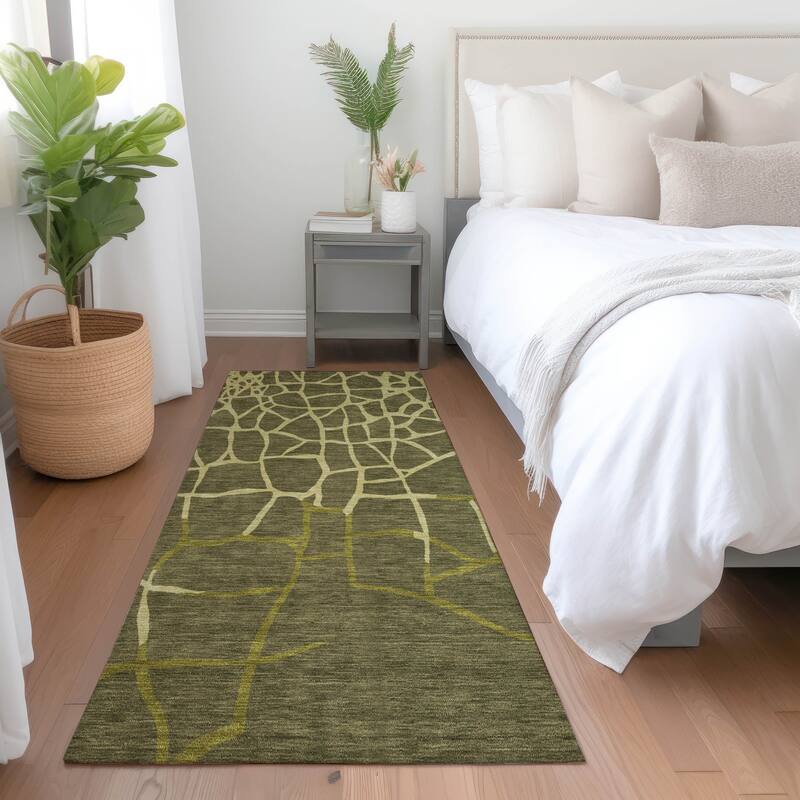 Machine Washable Indoor/ Outdoor Abstract Webby Chantille Rug - Olive - 2'3" x 7'6"