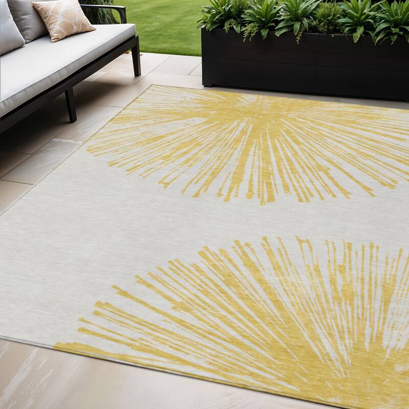 HomeRoots Abstract Transitional Rectangle Outdoor Rug - 5' X 8'