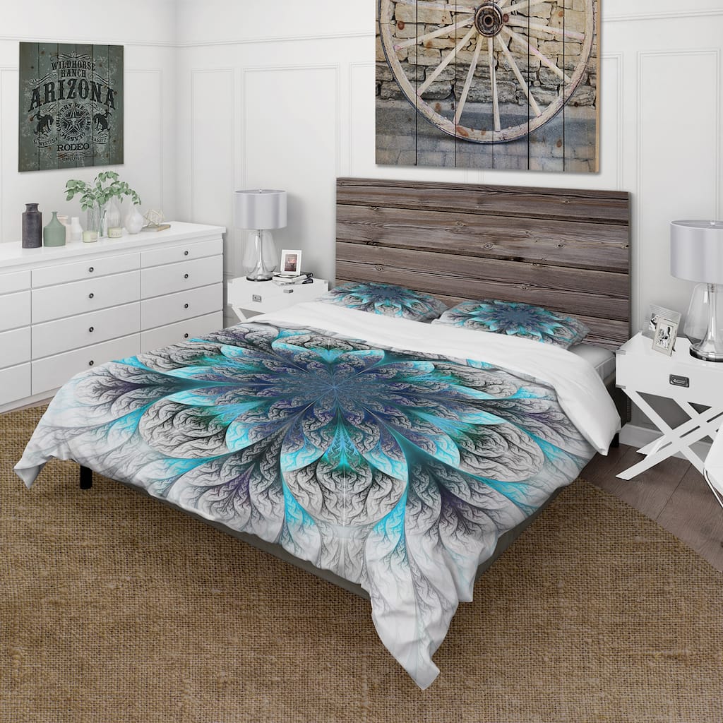 Designart 'Turquoise And Gray Fractal Flowers' Modern Duvet Cover Set