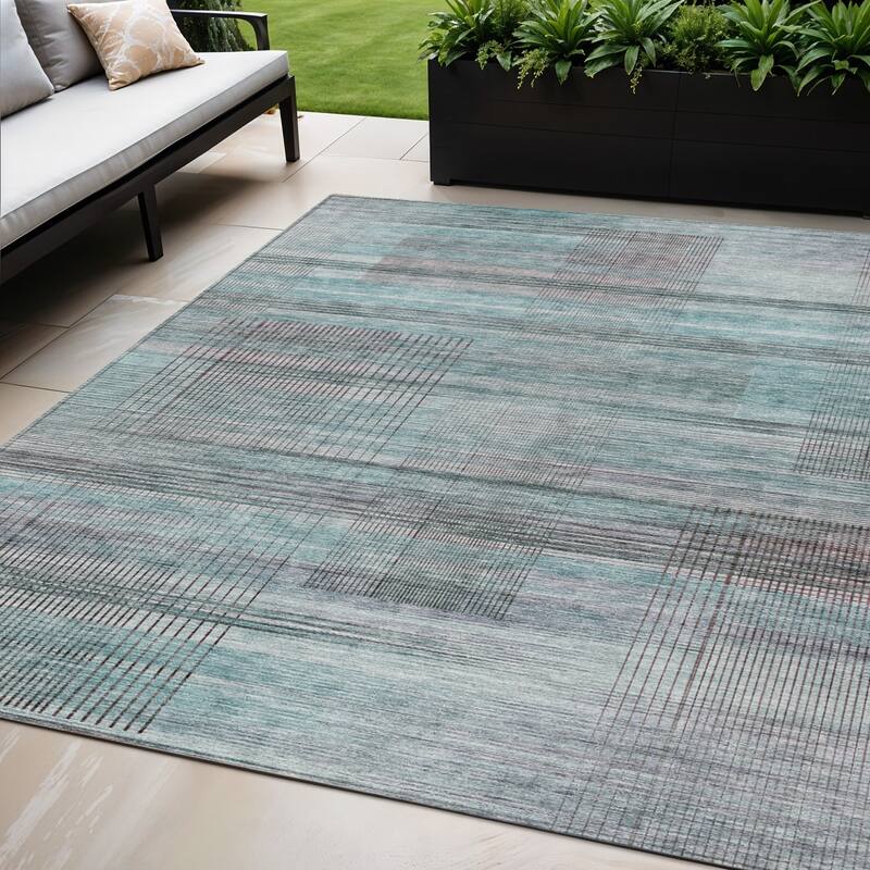 HomeRoots Striped Transitional Rectangle Outdoor Rug - 5' X 8'