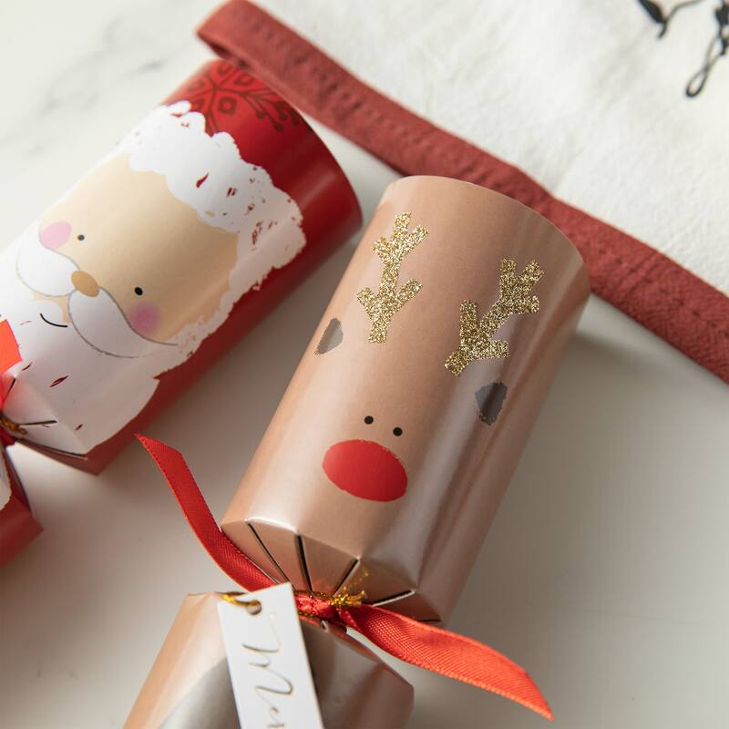 Glitzhome 14PK Christmas Santa Snowman Penguin Reindeer & Holy Leaves Party Crackers with Gift Contents
